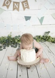CAKE SMASH PHOTOGRAPHY BY LEAH MARTIN